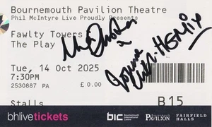 Joanne Clifton + 2 Billetes Usados FIRMADOS A MANO Fawlty Towers The Play Autógrafo - Imagen 1 de 2