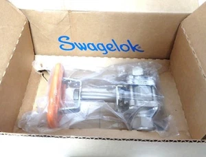 3/4" Swagelok SS-63ES12-EK-W31 Ball Valve, Tube Fitting, 2500 PSIG. - Picture 1 of 3