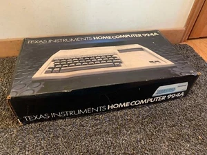 Vintage Texas Instruments 99/4A Computer - Bild 1 von 4