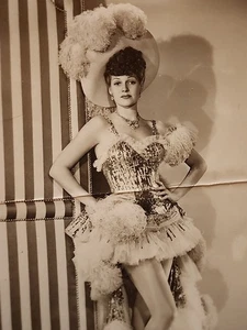 VINTAGE RITA HAYWORTH rara MY GAL SAL 8x10 FOTOBOARD ESTATE RARA ATTRICE STAMPA - Foto 1 di 21