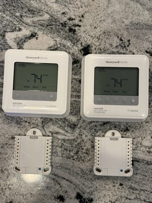 (x2) HONEYWELL HOME TH4210U2002 T4 Pro Series Thermostat Programmable. (Pair) - Image 1 of 2