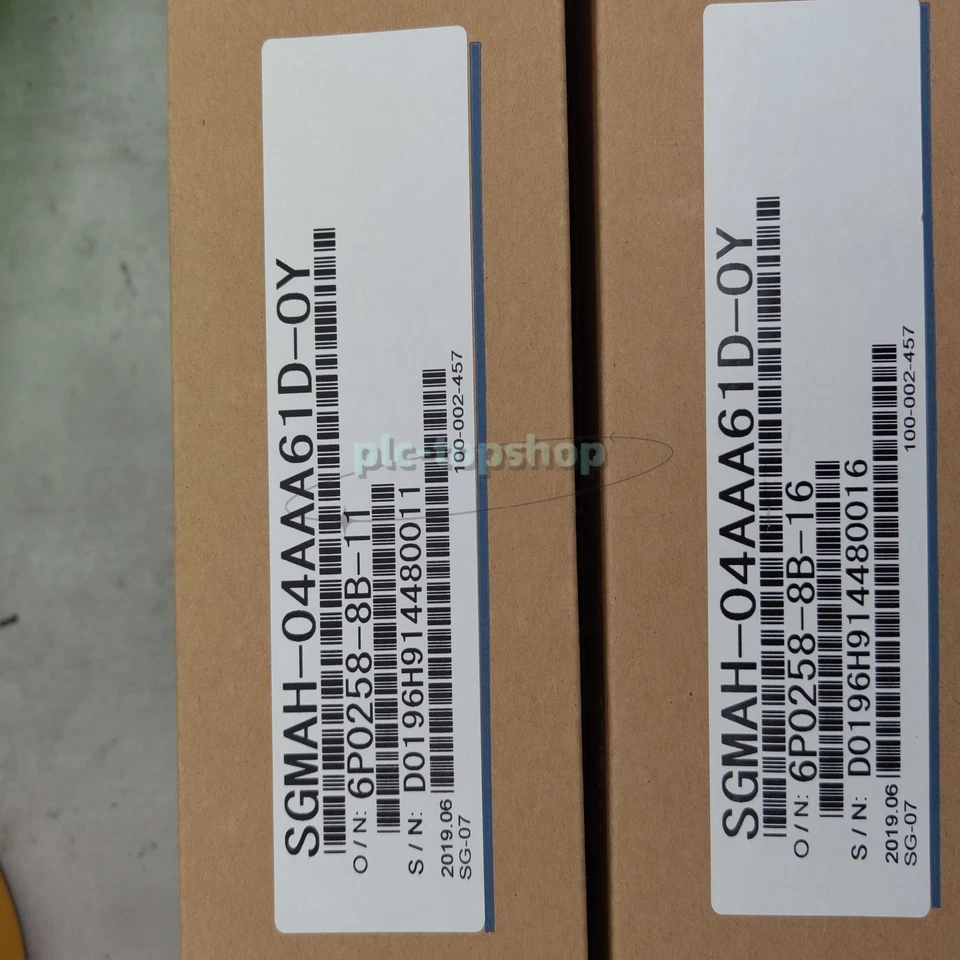 NEW IN BOX YASKAWA SGMAH-04AAA61D-OY servo motor Fast Ship - Image 1 of 1