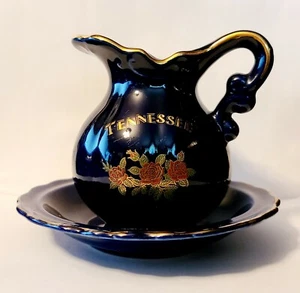 Tennessee Souvenir Pitcher & Saucer Porcelain Cobalt Blue - Scotty - Picture 1 of 3