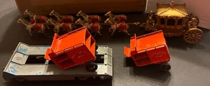 COLLECTION OF EARLY LESNEY MATCHBOX PARTS FOR LARGE MILK FLOAT, LARGE COACH - Bild 1 von 5