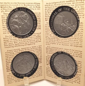 PEMCO Zweihundertjährige Kunststoff Medaillon Untersetzer Set Revolutionskrieg 1776-1976 4 Stck. - Bild 1 von 8