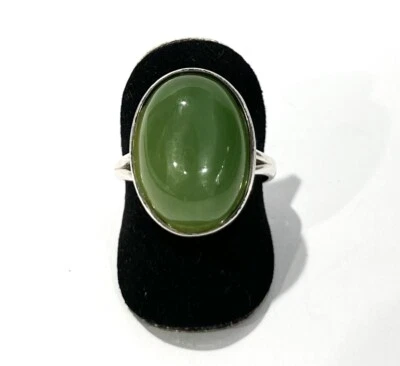 835/- Silberring, Chalcedon, Cabochon, grün, aktuell Gr. 58, Größenverstellbar - Bild 1 von 3