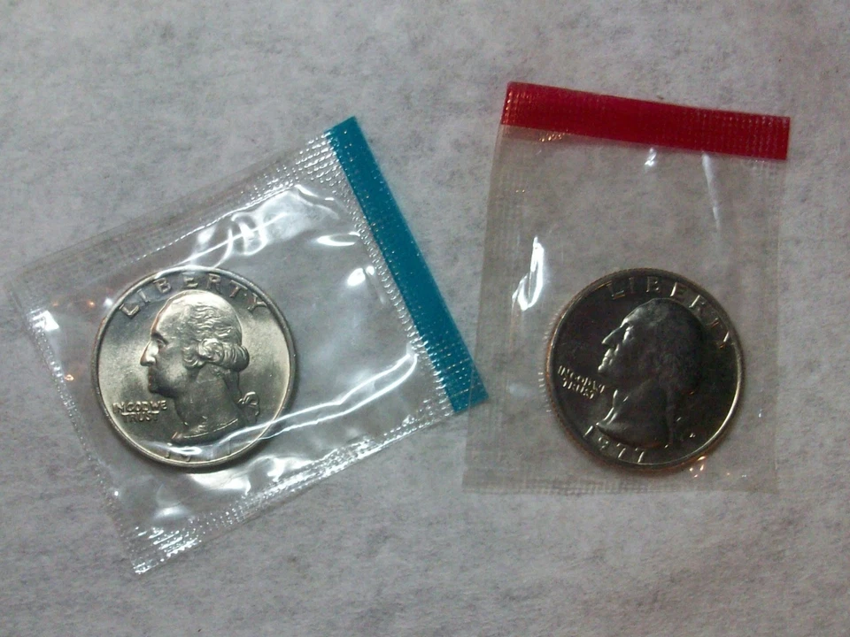 1977 Philadelphia and Denver Washington Quarter .25 Uncirculated Red & Blue - Image 1 of 1