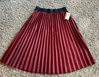 Saia LuLaRoe Feminina Plissada Borgonha Couro Sintético Jill Tamanho Médio Nova Com Etiqueta - Imagem 1 de 4
