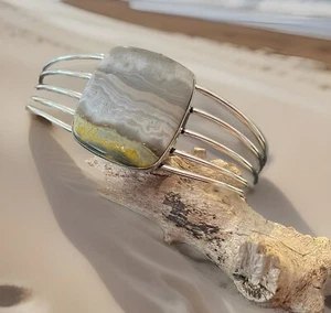 Pulsera/brazalete ajustable de piedras preciosas de jaspe abejorro - chapada en plata de ley 925 - Imagen 1 de 3