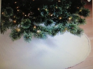 WEST ELM FELT POMPOM TREE SKIRT IVORY MEDIUM NEW - Picture 1 of 10