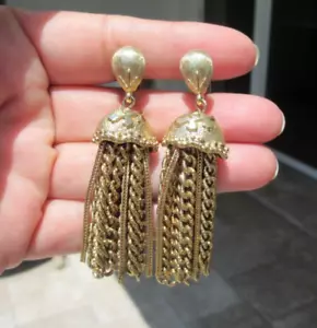 Vintage Shiny Gold Tone TASSELED FRINGED W/Floral Design DANGLE CLIP ON EARRINGS - Picture 1 of 8