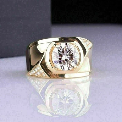 Anillo de compromiso Moissanite de 3 quilates con punta redonda enchapado en oro amarillo de 14 quilates para hombre Foto 1 de 4
