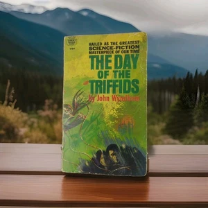The Day of the Triffids by John Wyndham . Science Fiction. Paperback 1969 - Bild 1 von 6