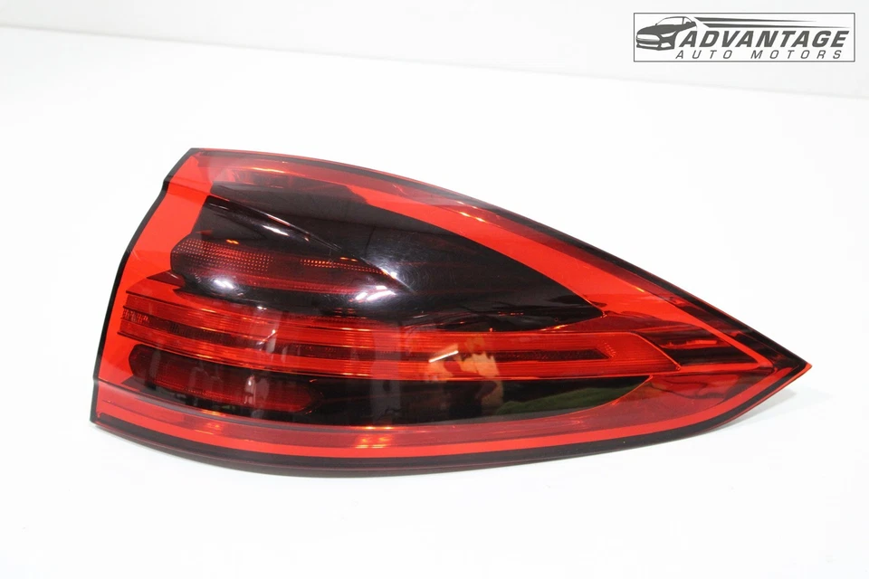 PORSCHE CAYENNE 2015-2018 LUZ TRASERA DERECHA EXTERIOR LUZ TRASERA PARADA LUZ TRASERA OEM Foto 1 de 4