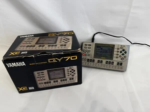Yamaha QY70 Mobile Sequencer Campionatori Macchina Ritmica QY-70 - Foto 1 di 11