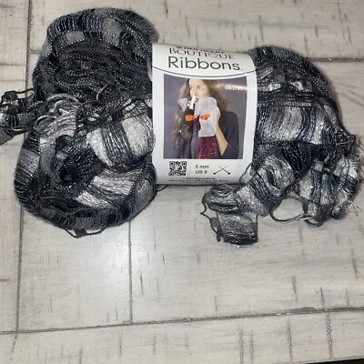 Fio de coração vermelho ~ Fitas Boutique ~ Cidade" ~ Fio de fita para cachecol ~ Novo - Imagem 1 de 3