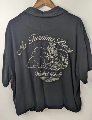 Camisa de campamento juvenil PacSun No Turning Back desperdiciada bordado cuello lazo talla XL Foto 1 de 4