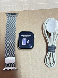Apple Watch SE (2nd Gen 2022) 40mm GPS-Aluminum Smartwatch - Picture 1 of 5