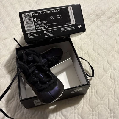 Nike lil posite one (CB) ligeramente usadas con caja negro y púrpura universitario talla 1C Foto 1 de 4