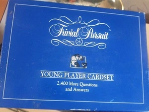 TRIVIAL PURSUIT YOUNG PLAYER CARDSET 2400 MORE QUESTIONS AND ANSWERS PARKER - Picture 1 of 3