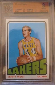 1972-73 Topps #75 Jerry West LAKERS BVG 8 BGS PSA 9,8.5,8.5,7.5 "GOLD LABEL" - Foto 1 di 6