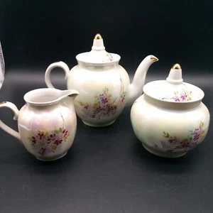 LUSTERWARE 3 PIECE SET TEA POT-LIDDED SUGAR AND CREAMER PURPLE FLOWERS - Picture 1 of 12