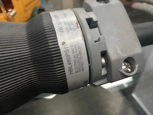 Hubbell HBL460PS1W Pin And Sleeve - Picture 1 of 3