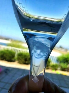 LALIQUE STUNNING STEMMED ANGEL CHAMPAGNE /WINE GLASS .QUALITY GIFT /INVESTMENT - Picture 1 of 12
