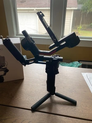 DJI RS 4 Pro Combo, 3-Axis Gimbal Stabilizer -Excellent Condition  - Image 1 of 4