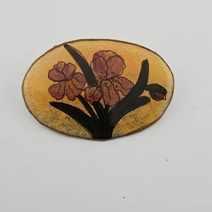 Spilla spilla floreale fatta a mano rotonda disegnata a mano smalto iris dipinta Cottagecore - Foto 1 di 4