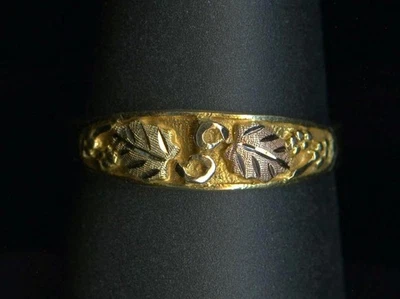 10K 1.88 Gram Size 7 Solid Yellow & Rose Gold Grape Leaf Petal Ring Band *CA - Image 1 of 3