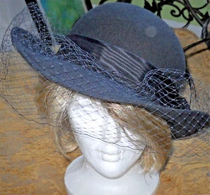 Hollman Designer Vintage Black Wool Doeskin Hat with netting & Feathers - Picture 1 of 9