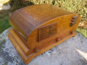VINTAGE ITALIAN ART DECO NOVELTY RADIO BURLWOOD MARQUETRY MUSICAL JEWELLERY BOX - Picture 1 of 12