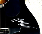 Guitare noire signée MASON RAMSEY JSA COA