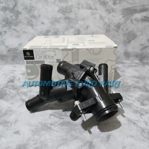 Conjunto de termostato de motor apto para Mercedes-Benz GLA45 AMG 2015-2019 A2702002200 OEM - Imagen 1 de 4