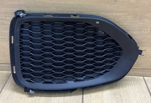 Cubierta antiniebla agujero de luz antiniebla parachoques izquierdo Kia Sorento 2011-2013 fabricante de equipos originales 86523-1U000 - Imagen 1 de 4