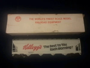 AHM HO Kellogg's Center Flow Hopper Off-White 5395-17 Train Car - Foto 1 di 3