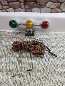 Vintage Auto Lamp P-26-P38 Light Assembly Red/yellow/ Green Lense W/wiring - Foto 1 di 12