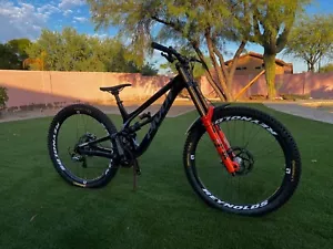 2023 Pivot Phoenix 29 Pro Downhill - Ex-Bernard Kerr Factory 2023 Season Bike - Picture 1 of 24