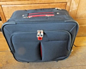Étui pour ordinateur portable Wenger Swiss Gear Patriot sac cabine de voyage à roulettes poignée étendue - Photo 1/13