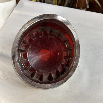 Dodge Dart 1960, Seneca, Phoenix luz trasera carcasa y bisel algunos putting Foto 1 de 4