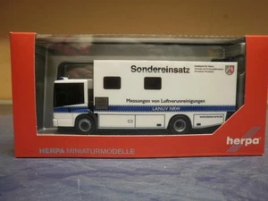 Herpa LKW MB Econic Koffer-LKW Sondereinsatz Polizei NRW 309660 - Picture 1 of 1
