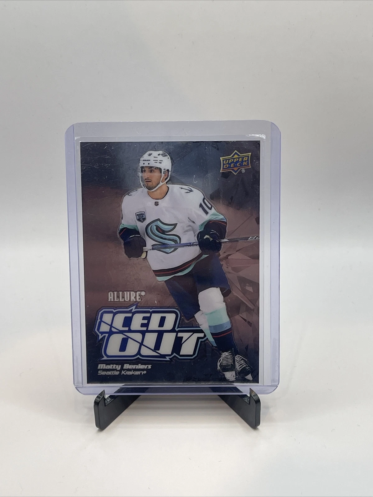2022-23 Upper Deck Allure Hockey Iced Out Matty Beniers #IO-4 Rookie Kracken