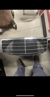 Rejilla Mercedes-Benz Clase S Foto 1 de 2