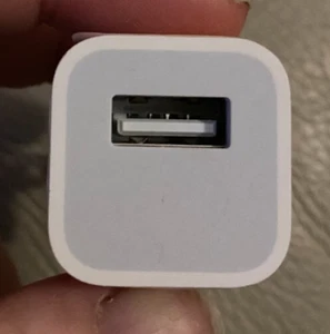 Apple White Wall USB Adapter 100/240V - Photo 1 sur 4