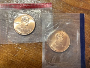 Lincoln Cents 2005 P&D de como nuevo conjunto en violonchelo como nuevo con envío gratuito - Imagen 1 de 2
