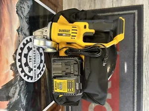 DEWALT DCG412B 20V Cordless 4-1/2 inch Angle Grinder - Picture 1 of 4