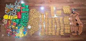 Lincoln Logs HUGE Lot 825+ Pieces Roofs Windows Fort Railroad Castle Kingdom Etc - Picture 1 of 6