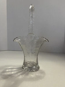 VINTAGE CLEAR GLASS HANDLED BASKET WITH ETCHED FLORAL DESIGN - Picture 1 of 5