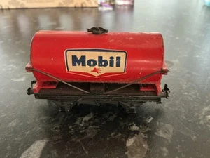 Hornby Dublo 00 Gauge Mobil Oil Tank Wagon - Picture 1 of 2